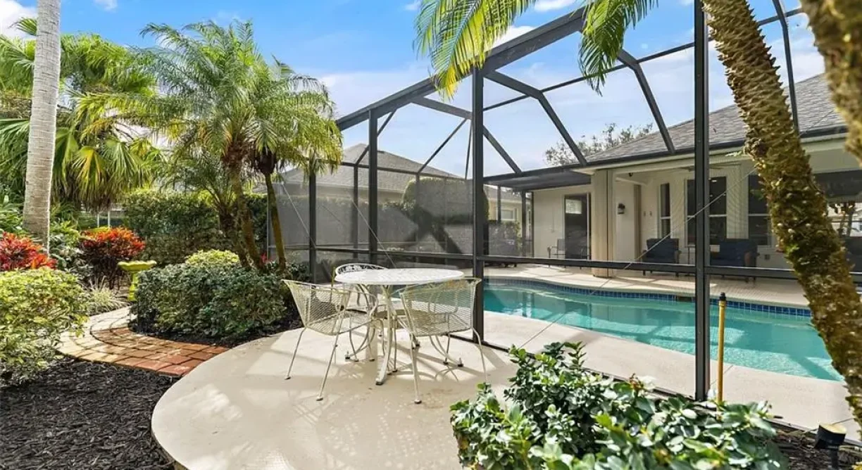 686-Gossamer-Wing-Way-Outdoor-1